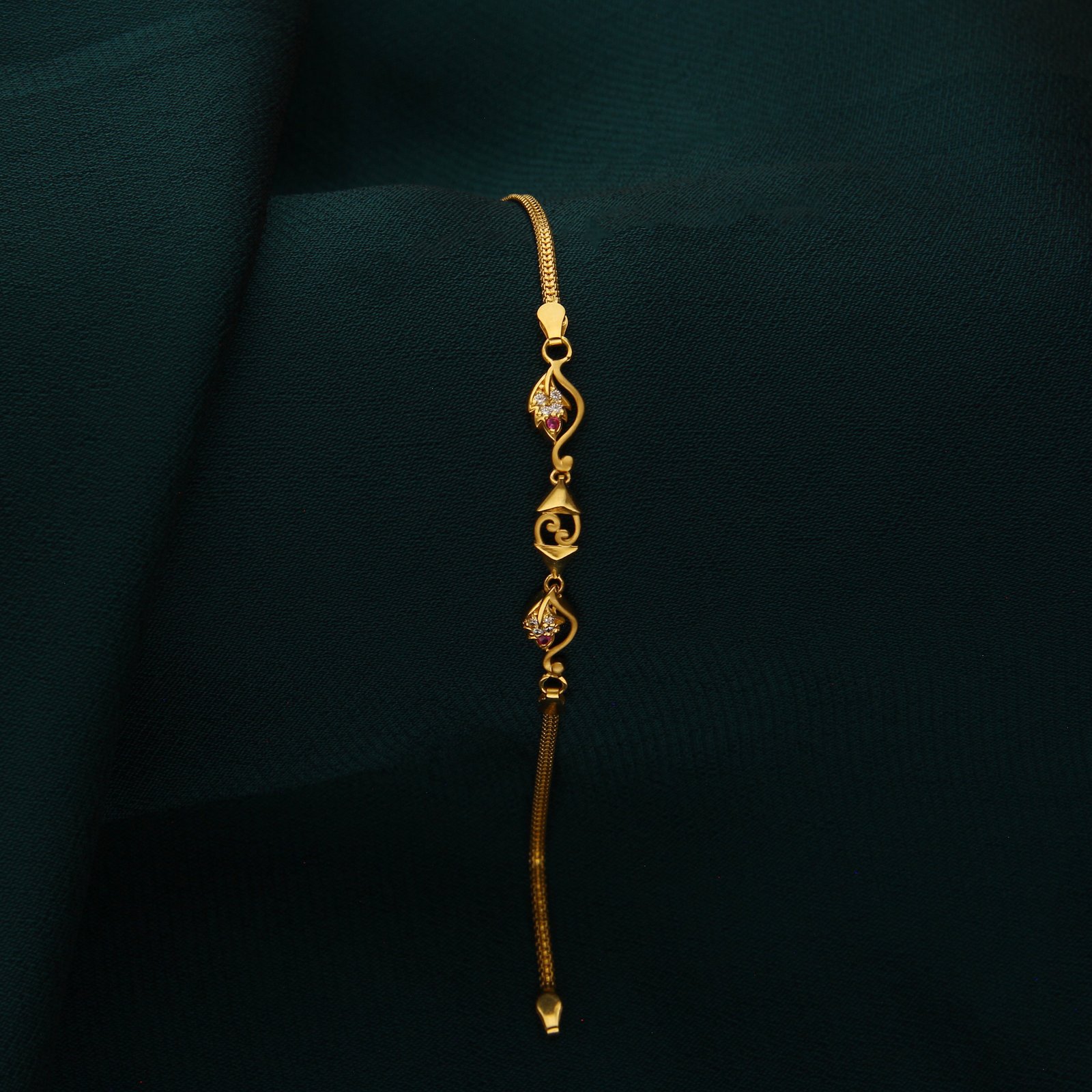 CASTING BRACELET